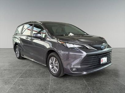 Certified 2025 Toyota Sienna XLE