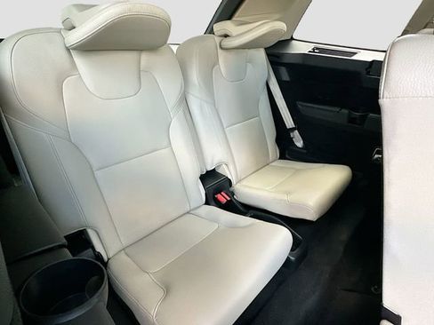 Used 2021 Volvo XC90 T5 Momentum image 31
