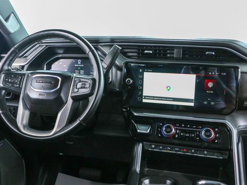 Used 2024 GMC Sierra 2500 Denali w/ Denali Reserve Package AWD/4WD image 18