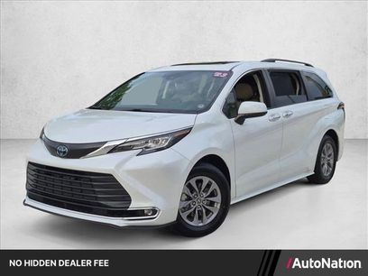 Certified 2023 Toyota Sienna XLE