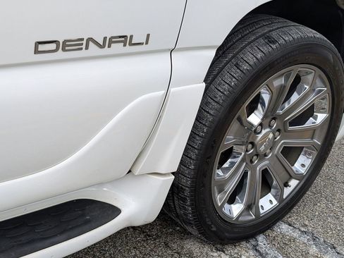 Used 2003 GMC Yukon XL Denali image 25