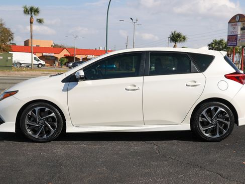 Used 2017 Toyota Corolla iM image 8