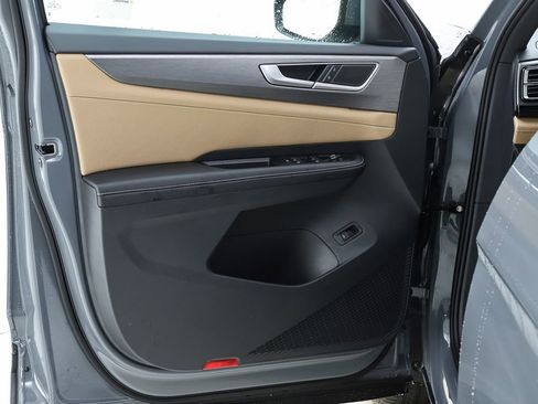 New 2026 Volkswagen Atlas Cross Sport SE image 18