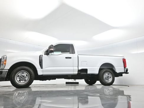 Used 2023 Ford F250 XL w/ XL Chrome Package RWD image 7