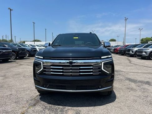 New 2026 Chevrolet Suburban Premier w/ Sun And Tow Package AWD/4WD image 8
