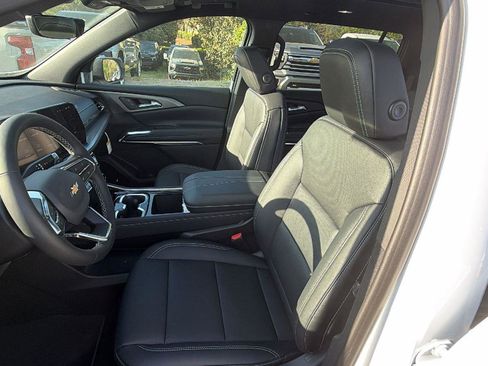 New 2026 Chevrolet Traverse LT w/ Sun and Wheel Package image 14