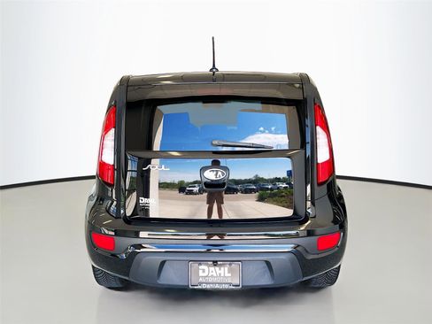 Used 2012 Kia Soul + FWD image 12