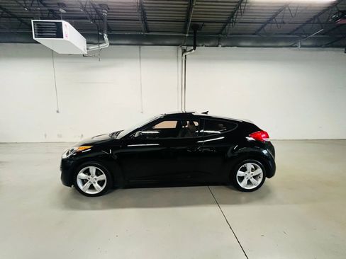 Used 2014 Hyundai Veloster w/ Style Package 02 image 4