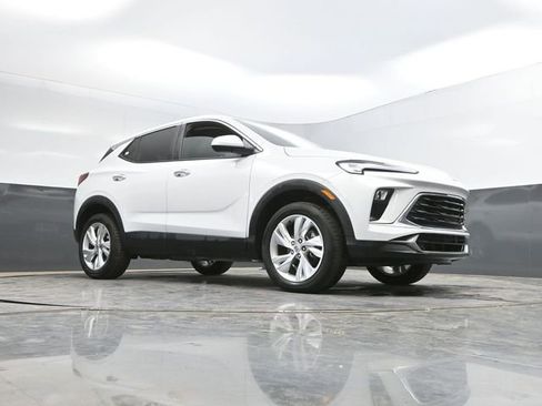 Used 2025 Buick Encore GX Preferred AWD/4WD image 45
