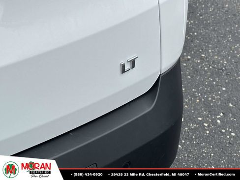 Used 2021 Chevrolet Traverse LT FWD image 11