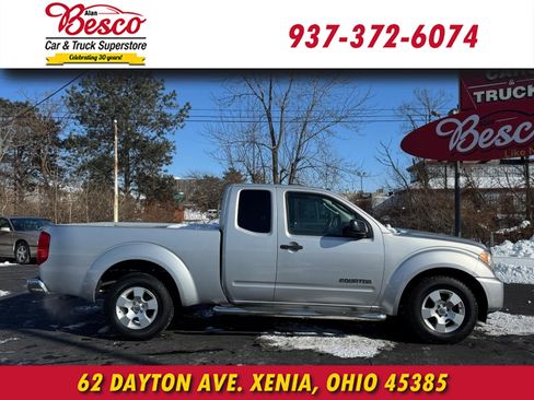 Used 2011 Suzuki Equator Premium image 3