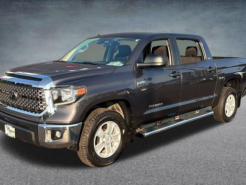 Used 2018 Toyota Tundra SR5 w/ SR5 Upgrade Package AWD/4WD image 2