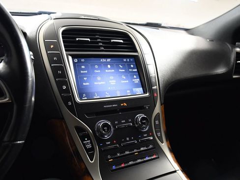 Used 2020 Lincoln Nautilus Reserve w/ Equipment Group 201A AWD/4WD image 31
