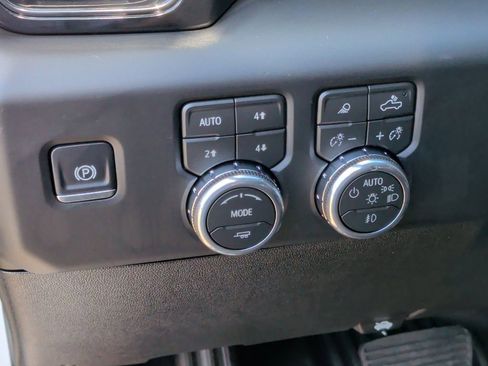 New 2026 GMC Sierra 2500 AT4 w/ AT4 Premium Plus Package image 16