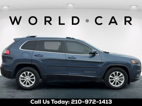 Used 2019 Jeep Cherokee Latitude w/ Popular Appearance Group FWD image 2