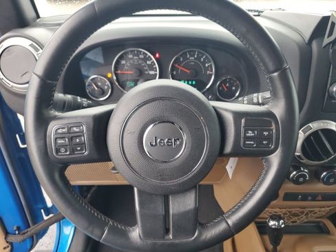 Used 2016 Jeep Wrangler Unlimited Sahara w/ Connectivity Group image 12