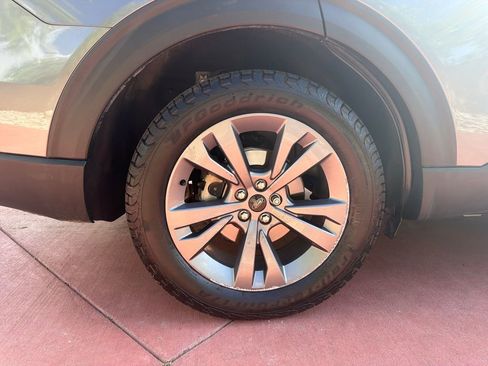Used 2021 Ford Explorer XLT w/ Equipment Group 202A AWD/4WD image 40