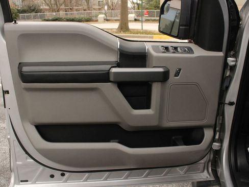 Used 2016 Ford F150 XLT AWD/4WD image 15