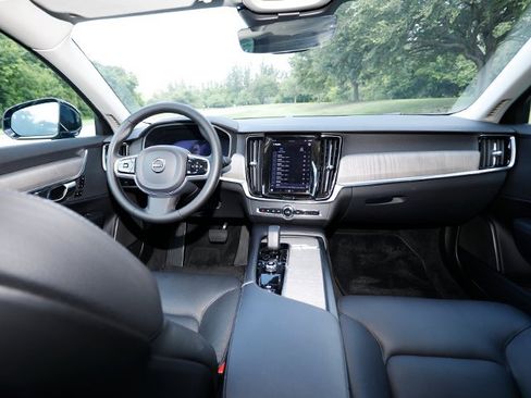 Used 2023 Volvo S90 B6 Plus AWD/4WD image 15