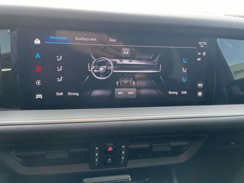 Used 2024 Porsche Cayenne image 43