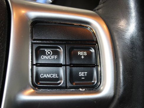 Used 2012 Chrysler 300 RWD image 34