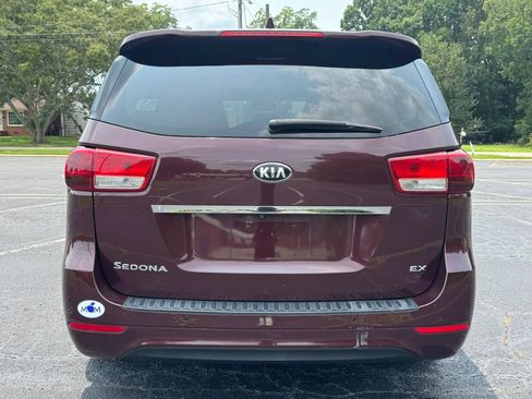 Used 2018 Kia Sedona EX FWD image 6