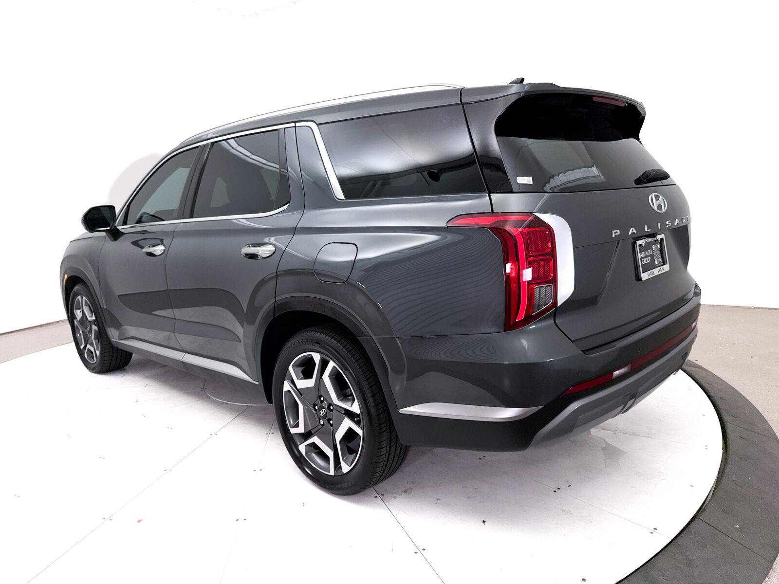 Used 2024 Hyundai Palisade SEL w/ Premium Package FWD image 19