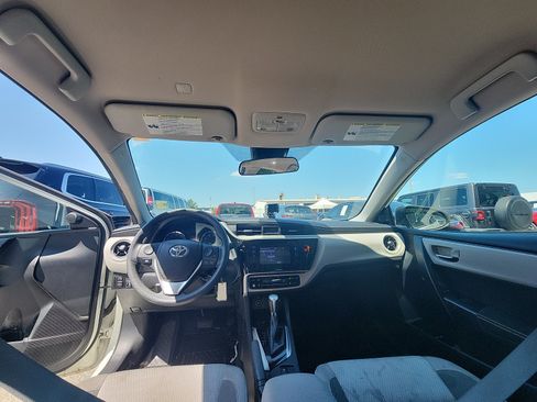 Used 2019 Toyota Corolla LE FWD image 17