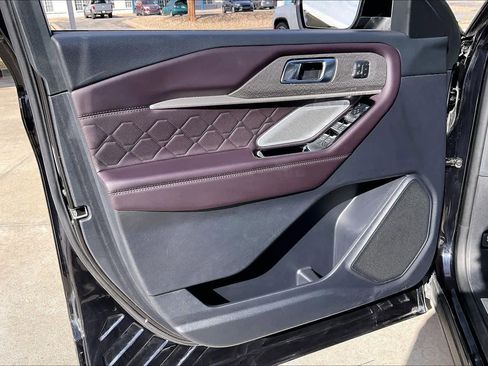 Used 2025 Ford Explorer Platinum w/ LUX Leather Package image 21