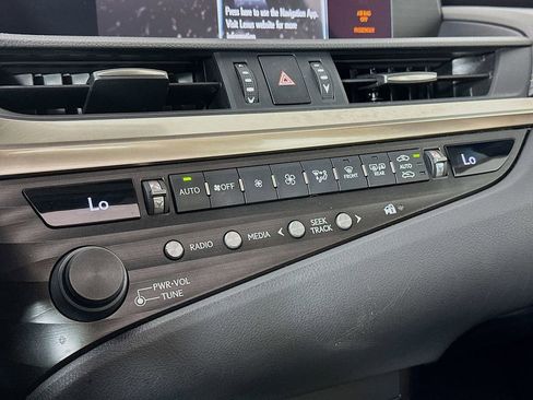 Used 2019 Lexus ES 350 w/ Accessory Package 2 FWD image 24