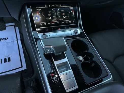 Used 2021 Audi Q8 Prestige image 22