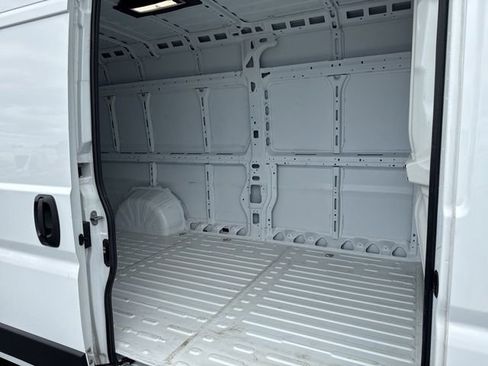 Used 2025 RAM ProMaster 3500 w/ Convenience Group image 11