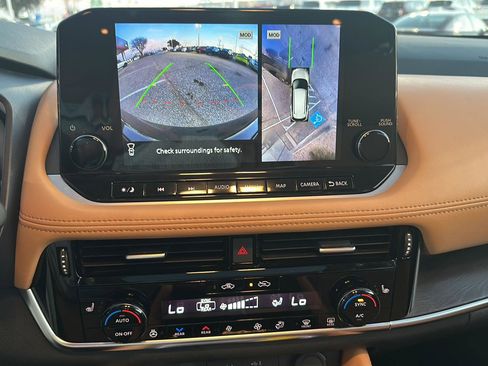 Used 2023 Nissan Rogue Platinum w/ Platinum Premium Package image 23