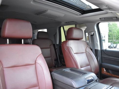Used 2019 Chevrolet Tahoe Premier w/ Premier Plus Edition AWD/4WD image 16