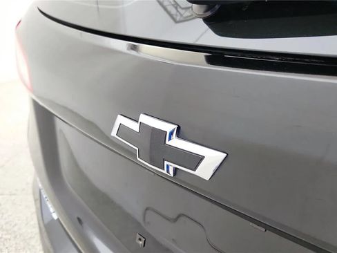 Used 2019 Chevrolet Equinox LS w/ LPO, Blackout Package FWD image 16