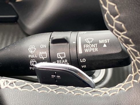 Certified 2024 Jeep Grand Cherokee Altitude image 19