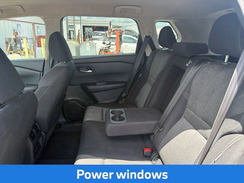 Used 2025 Nissan Rogue SV FWD image 18