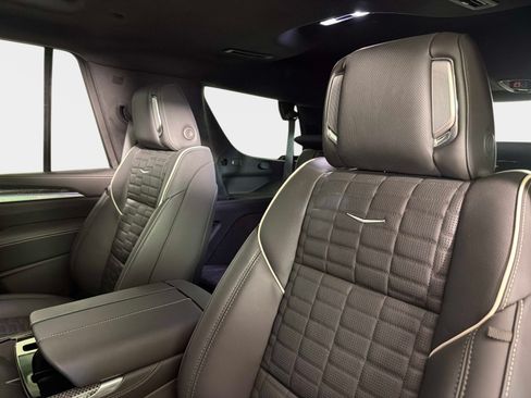 Used 2025 Cadillac Escalade V AWD/4WD image 35