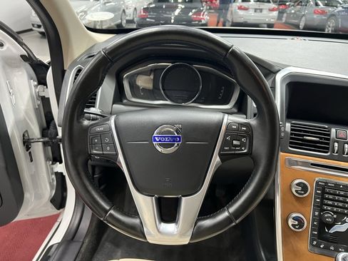 Used 2017 Volvo XC60 T5 Inscription w/ Preferred Option Package image 40