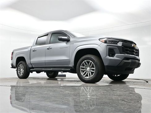 Used 2024 Chevrolet Colorado LT w/ LT Convenience Package III image 21