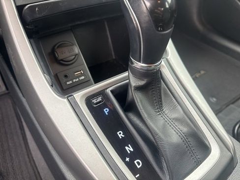 Used 2016 Hyundai Elantra Limited image 23