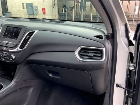 Used 2020 Chevrolet Equinox LT FWD image 18