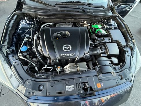 Used 2018 MAZDA MAZDA3 Touring image 25