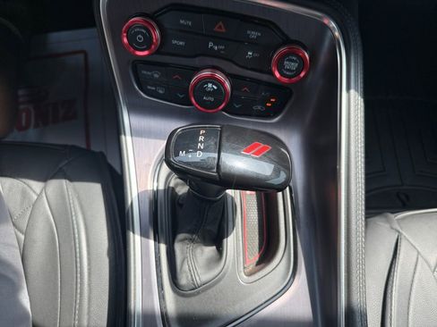 Used 2017 Dodge Challenger SXT RWD image 28