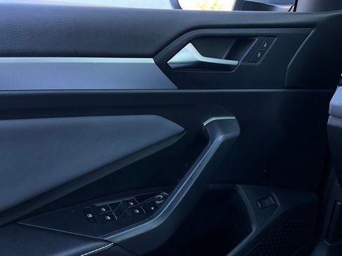 Used 2025 Volkswagen Jetta SE image 20