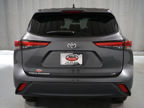 Used 2023 Toyota Highlander LE image 7