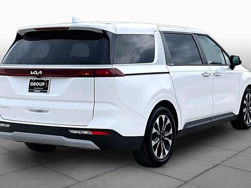 Used 2023 Kia Carnival EX FWD image 12