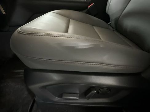Used 2026 Ford Explorer Active w/ Active Comfort Package AWD/4WD image 18