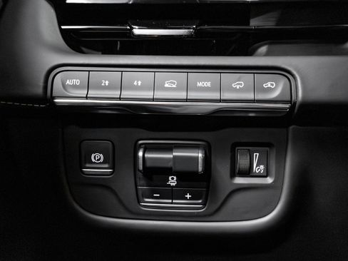 Used 2023 Cadillac Escalade Sport Platinum w/ LPO, ONYX Package image 55