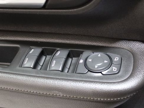 Used 2022 GMC Terrain SLE w/ Driver Convenience Package image 19